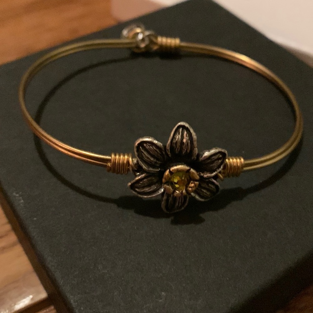 Luca and Danni flower bracelet
